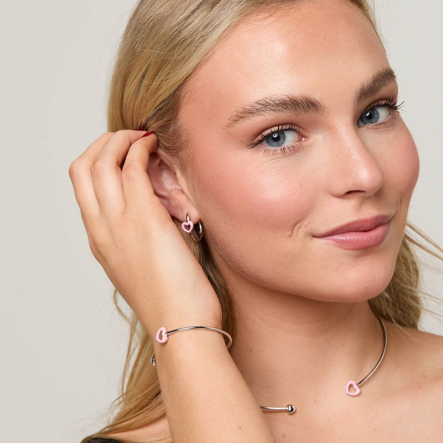 Cometa Heart Hoop Earring image 5