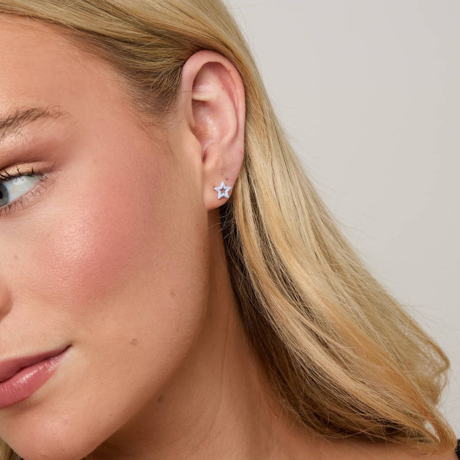 Cometa Star Stud Earrings image 2