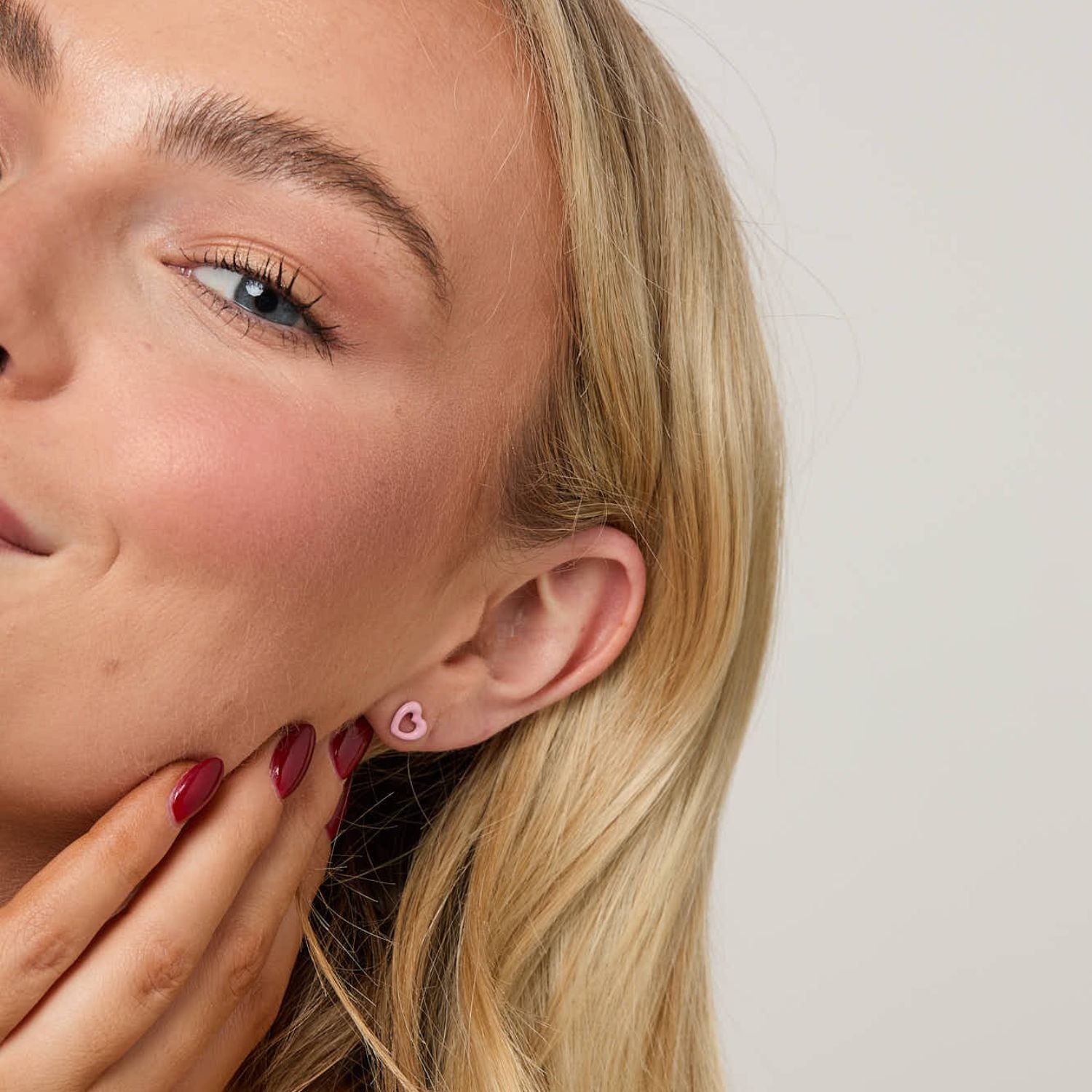 Cometa Heart Stud Earrings image 1