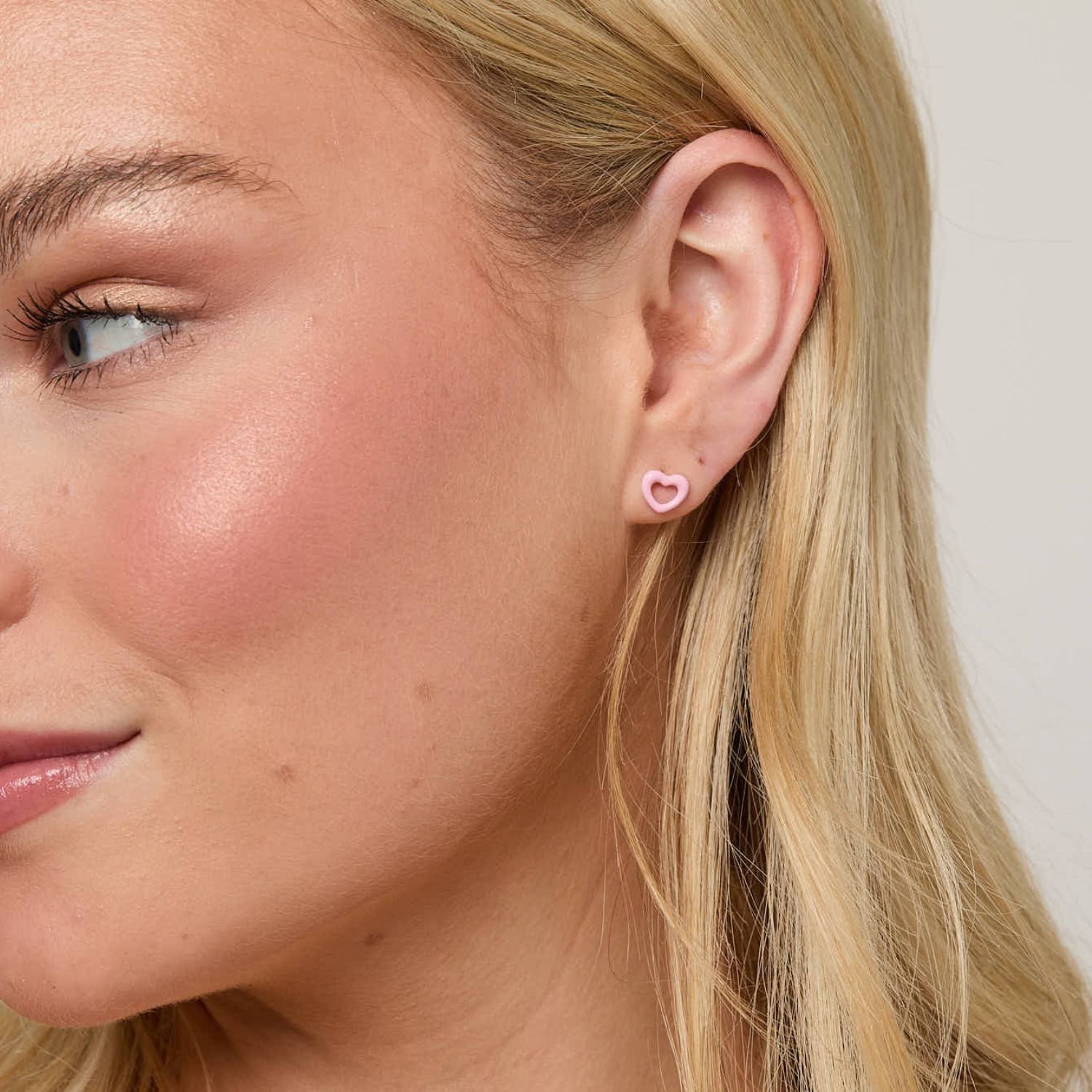 Cometa Heart Stud Earrings image 2